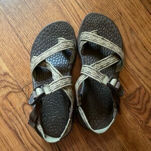Chacos z Classic size 7